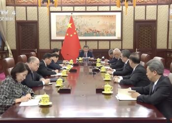 شي جين پينګ د لي جيا چاو کاري راپور واورېد