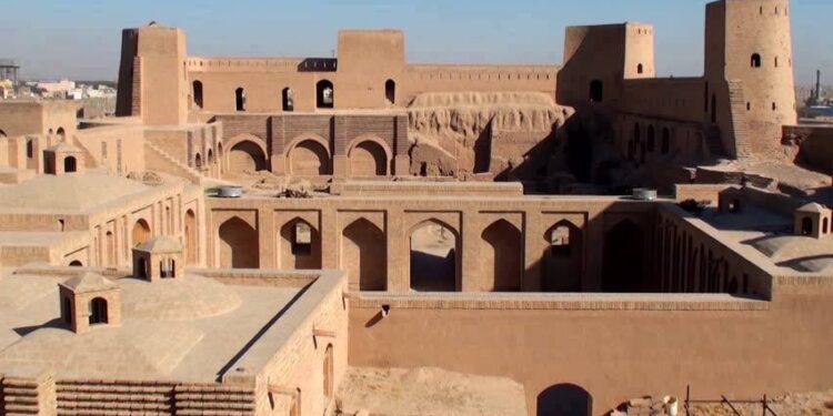 هرات کې د تاریخي ودانیو د بیارغونې چارې پيل شوې