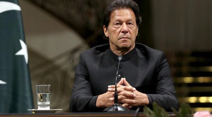 عمران خان له افغان کډوالو سره د پاکستان چلند غیر انساني بللی