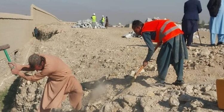 د ننګرهار په چپرهار ولسوالۍ کې د یوه روغتیايي مرکز جوړولو چارې پيل شوې