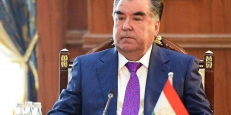 د تاجکستان ولسمشر له نړیوال بانګ څخه د کاسا زر پروژې پیل غوښتی