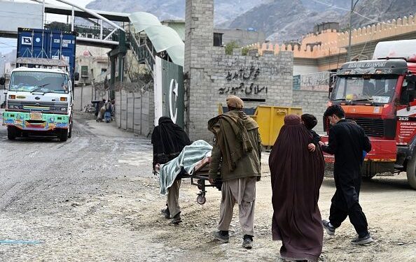 پاکستان ته پر بې وېزې افغان ناروغانو د ورتګ بندیز ولګېد