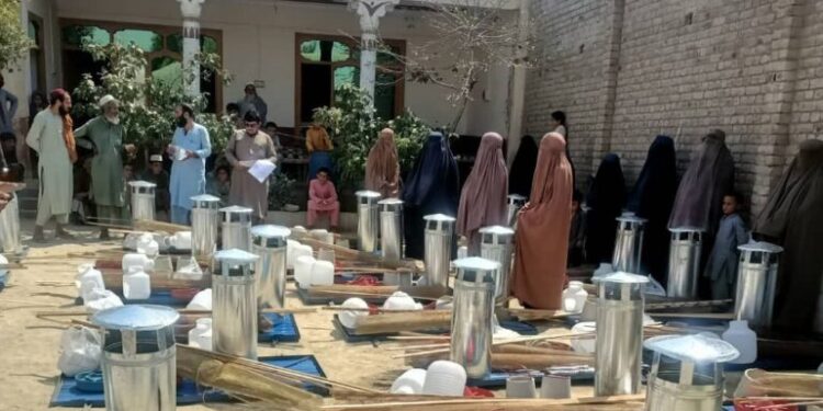 ننګرهار کې ۲۰۰ مېرمنو ته د چرګانو فارمونه جوړ شوي