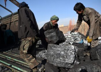 مسوولین: شمال کې د ډبرو سکرو د قاچاق کچه صفر ته راټيټه شوې