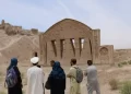 چارواکي: هېواد کې د سیلانیانو پر وړاندې شته ستونزې حل کوو