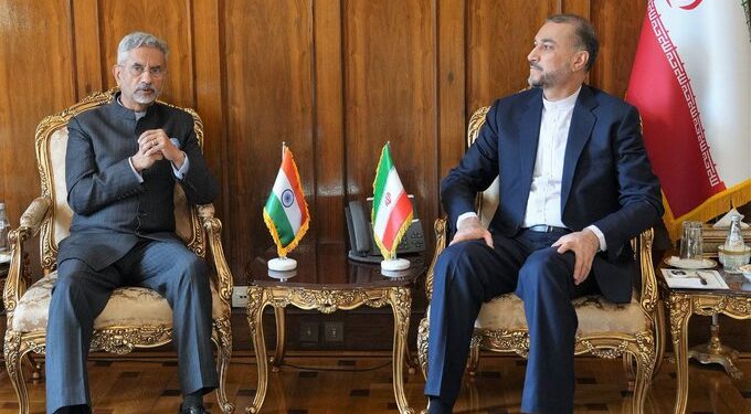 د ایران او هند بهرنیو چارو وزیرانو د افغانستان په اړه خبرې کړې دي