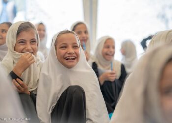 یونیسف په افغانستان کې ۹۵۰ نوي ښوونیز ټولګي جوړوي
