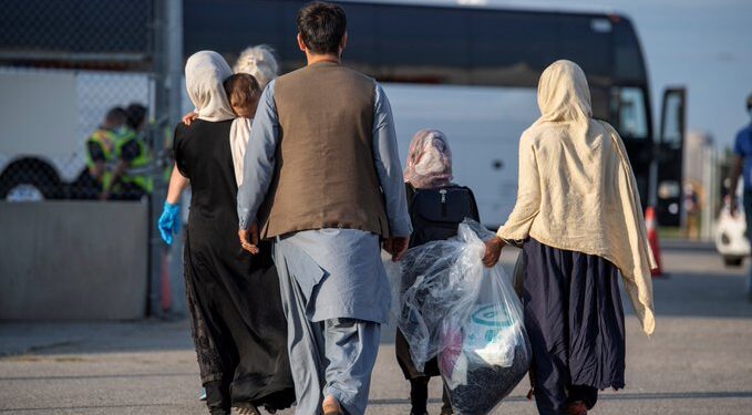 له پاکستانه ۳۱۹ نور افغان کډوال کاناډا ته ولېږدول شول