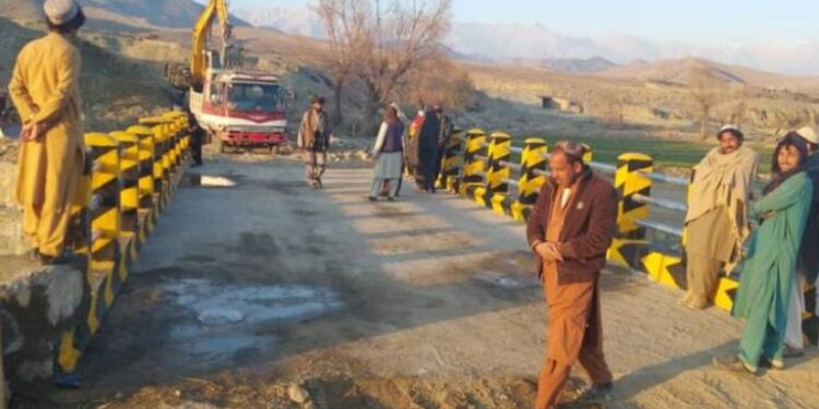 د پکتیا ډنډ پټان کې خلکو په خپل شخصي لګښت یو پل جوړ کړی