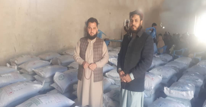 بغلان کې پر ۵۰۰ بزګرانو اصلاح شوي تخمونه ووېشل شول