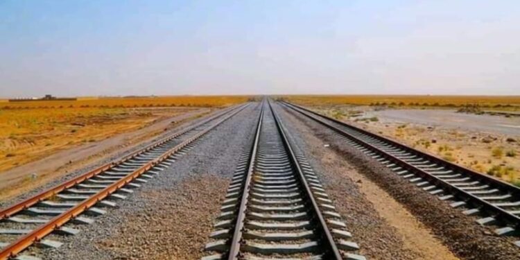 د اوسپنې پټلۍ له لاې اندخوی سټېشن ته د سوداګریزو مالونو لېږد پيلیږي