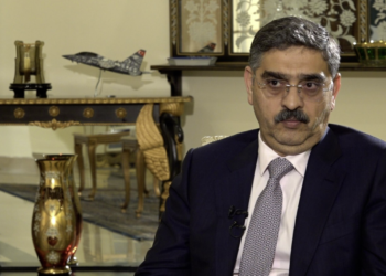 کاکړ: د پاکستان نوی حکومت دې هم د کډوالو ایستلو لړۍ روانه وساتي