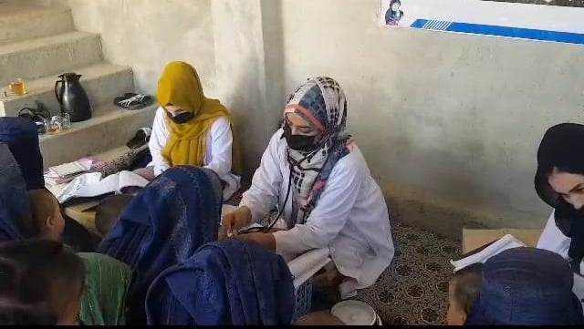 عباد: د هېواد په ۹۰ ولسوالیو کې روغتونونه نشته