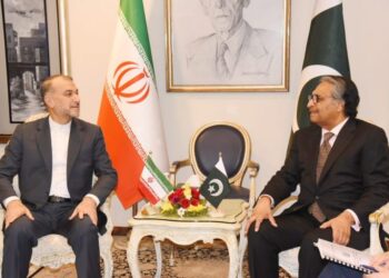 ایران او پاکستان د ګډو ننګونو د حل لپاره په ګډې تګلارې ټینګار وکړ