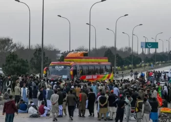 د عمران خان ګوند په ټاکنو کې د درغلیو پر ضد سبا لاریونونه پيلوي