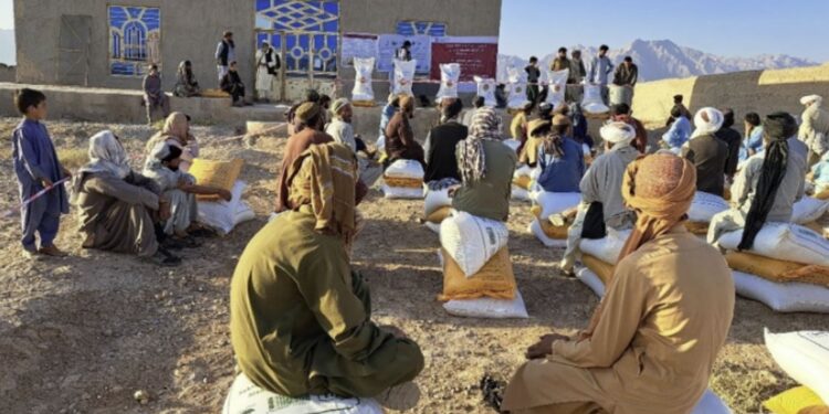فراه کې له نږدې۲۰ زره بزګرانو سره مرسته شوې