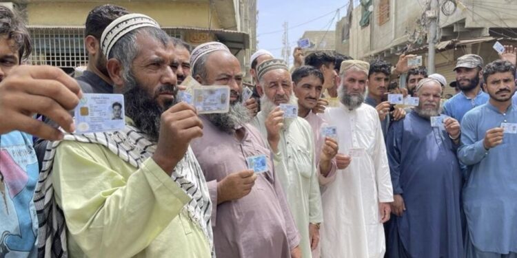 پاکستاني حکومت دثبت شویو افغان کډوالو د اوسېدو نېټه غځولې