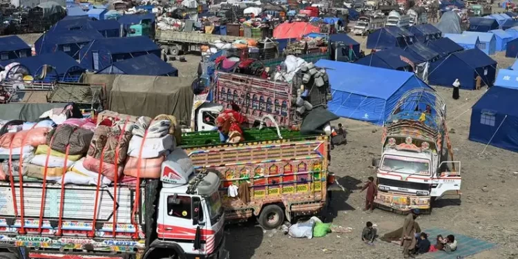 له پاکستانه ۳۲۲ نور افغان کډوال هېواد ته راستانه شول