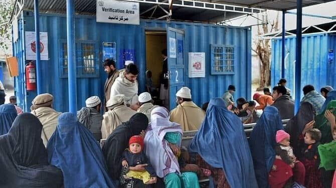 ناروغ لرونکي: د تورخم لارې بندېدو له ګڼو ستونزو سره مخ کړي یو