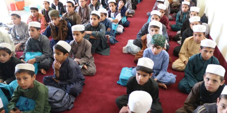 په لوګر کې ۱۳ نوي ښوونځي جوړيږي
