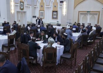 افغان او ازبکستاني لوري پر دوه اړخیزو اقتصادي موضوعاتو خبرې کړې