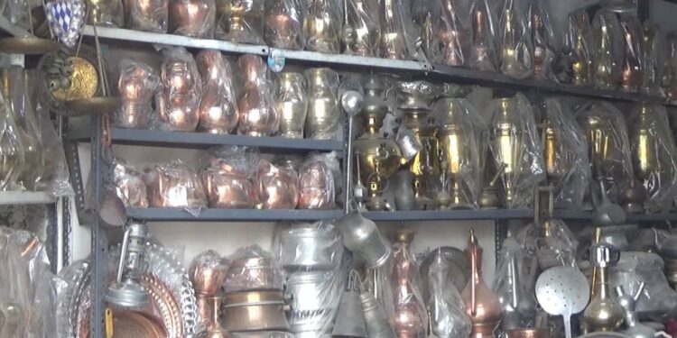 د بلخ مسګران وايي، دغه صنعت د له منځه تلو له ګواښ سره مخ دی