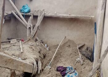 بادغیس کې د چت پرېوتو پېښه کې شپږ تنه مړه شوي