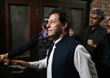 عمران خان روانه میاشت له بنده خوشې کېږي