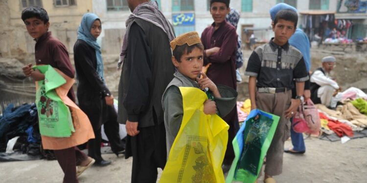 کارګر ماشومان: حکومت دې موږ ته د زدهکړو زمینه برابره کړي