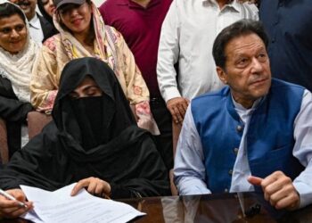 د عمران خان او بشرا بي بي په ضمانت د خوشې کېدو پرېکړه شوې