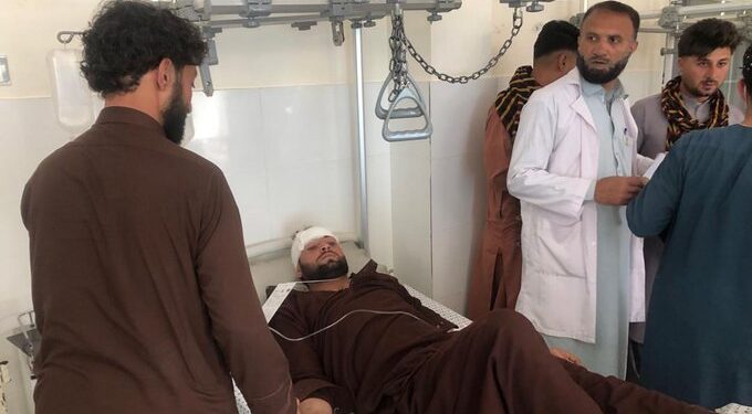 کونړ کې د یوه دېوال د چپه کېدو پېښه کې ۲۱ تنه ټپيان شوي