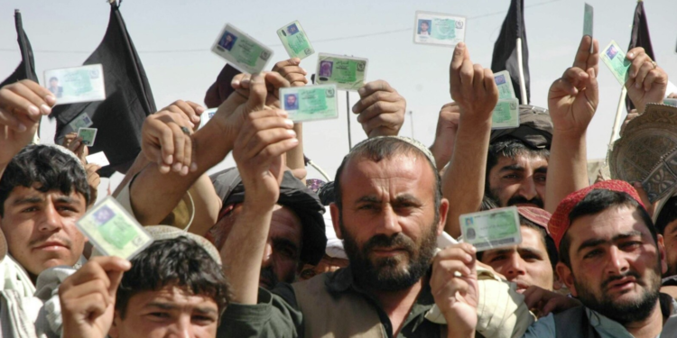 پاکستان د کارت لرونکو افغان کډوالو د اوسېدو موده وغځوله