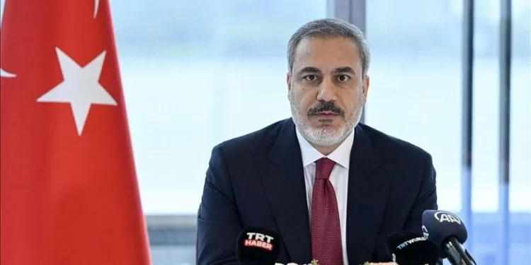 هاکان فیدان غزه کې د اوربند په اړه سعودي چارواکو سره غږیږي