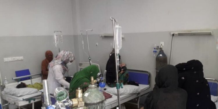 بدخشان کې یو ډول ناپېژانده تنفسي ناروغۍ خپره شوې