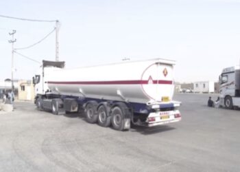 سټنډرډ ملي ادارې ایران ته ۴۸ ټانکره بې کیفیته تېل ور ګرځولي