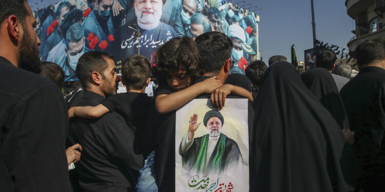 د ابراهیم رئیسي د درناوي مراسم روان دي