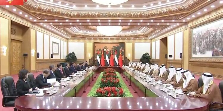 شي جين پينګ د عربي متحده اماراتو له ولسمشر سره وکتل