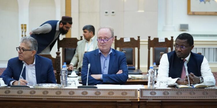 اداري مرستیال: روغتیا سازمان دې د روغتونونو سمبالولو کې مرسته وکړي