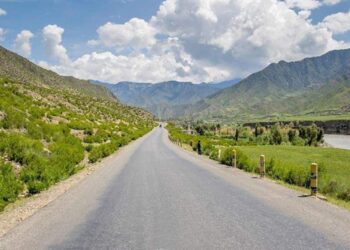 کونړ کې د دوو ترافیکي پېښو له امله ۸ کسانو ته مرګ ژوبله اوښتې