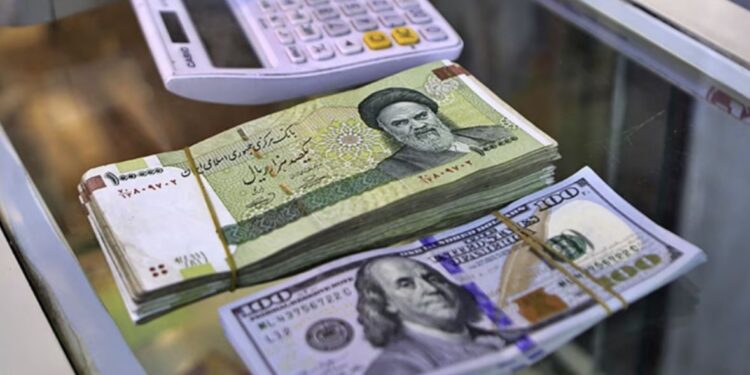 تهران: په سوداګزیزو راکړو ورکړو کې امریکایي ډالر نور نه کاروي
