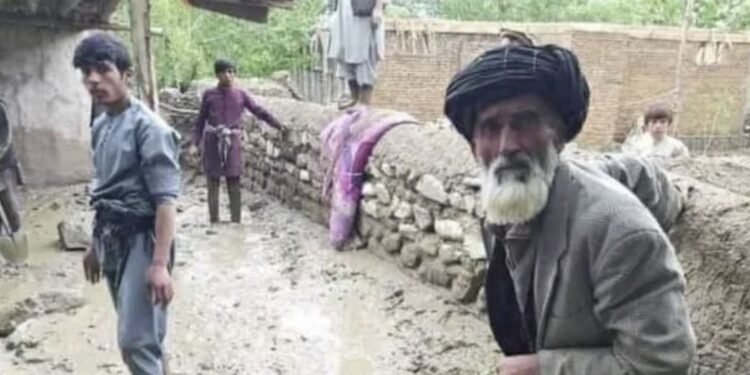 اوچا: په غور او فاریاب کې سېلاب ځپلي بېړنیو مرستو ته اړتیا لري