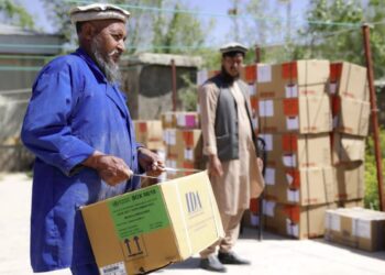 غور کې پر سېلاب ځپلو ۲۵ ټنه بشردوستانه مرستې وېشل شوې