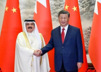 شي جين‌ پينګ د بحرين له پاچا سره وکتل