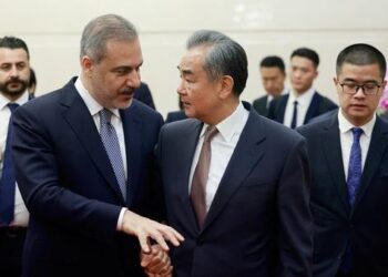 وانګ يي: که لا زيات هېوادونه له ۶ فقره ييزې اجماع ملاتړ وکړي، نو د سولې امکانات به لا زيات شي