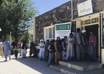 هرات کې د سترګو د ناروغانو وړیا درملنه کېږي