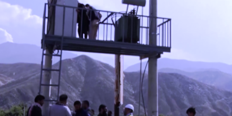 پنجشېر کې ۲۰۰ کورنۍ برېښنا له برېښنا برخمنې شوې