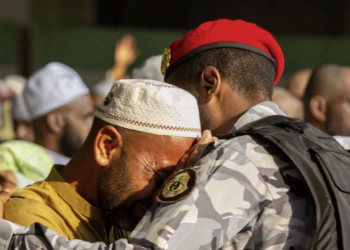 د حج مراسمو کې ۵۷۷ حاجیان د ګرمۍ له امله مړه شوي