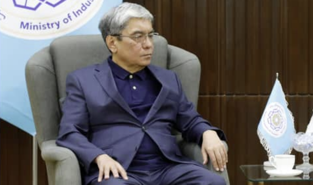 افغان او قزاقستاني چاروکو پر دوه اړخیزو سوداګریزو اړیکو خبرې کړې دي