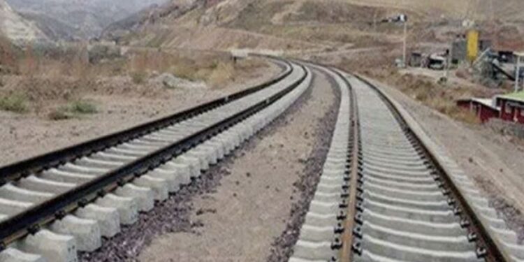 ازبکستان د افغان ټرانس پټلۍ لپاره د مالي ملاتړ غوښتنه کړې