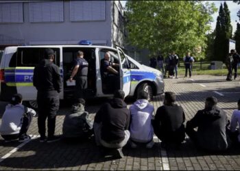 جرمني درېیم هېواد ته د کډوالو پر استولو غور کوي